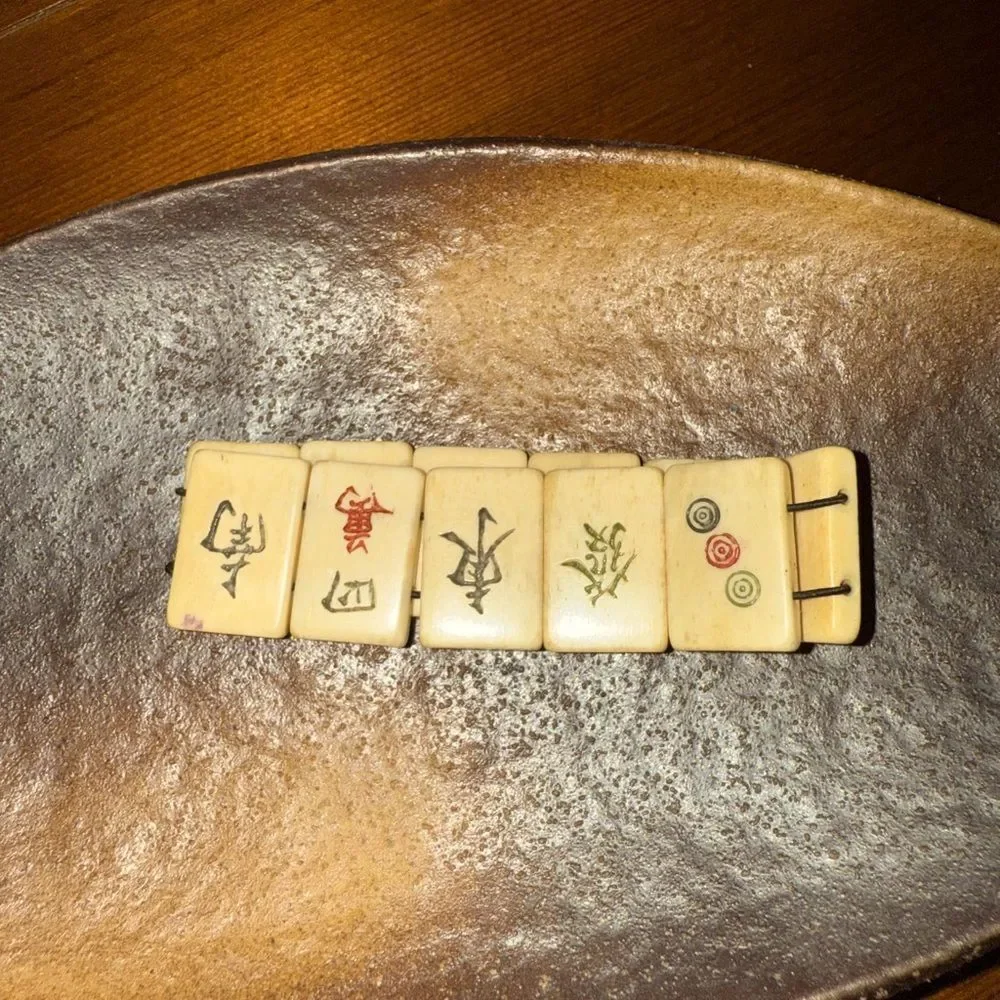 Vintage Bakelite Mahjong Tile Stretch Bracelet. - Picture 7 of 8